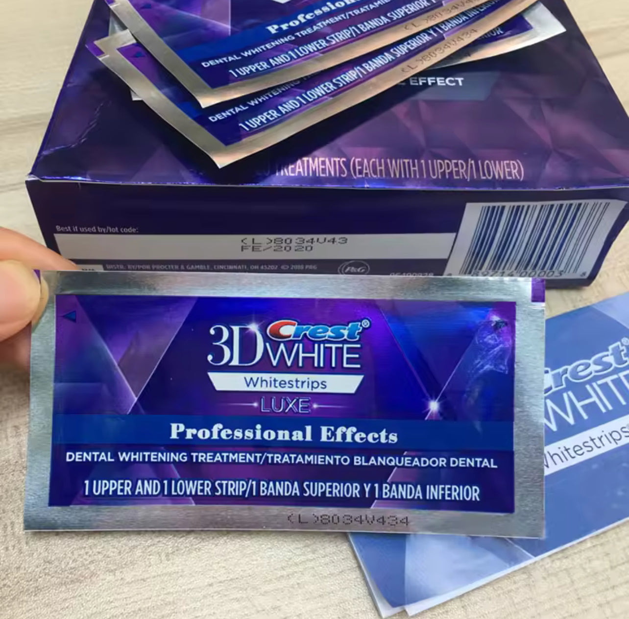 3D White Crest